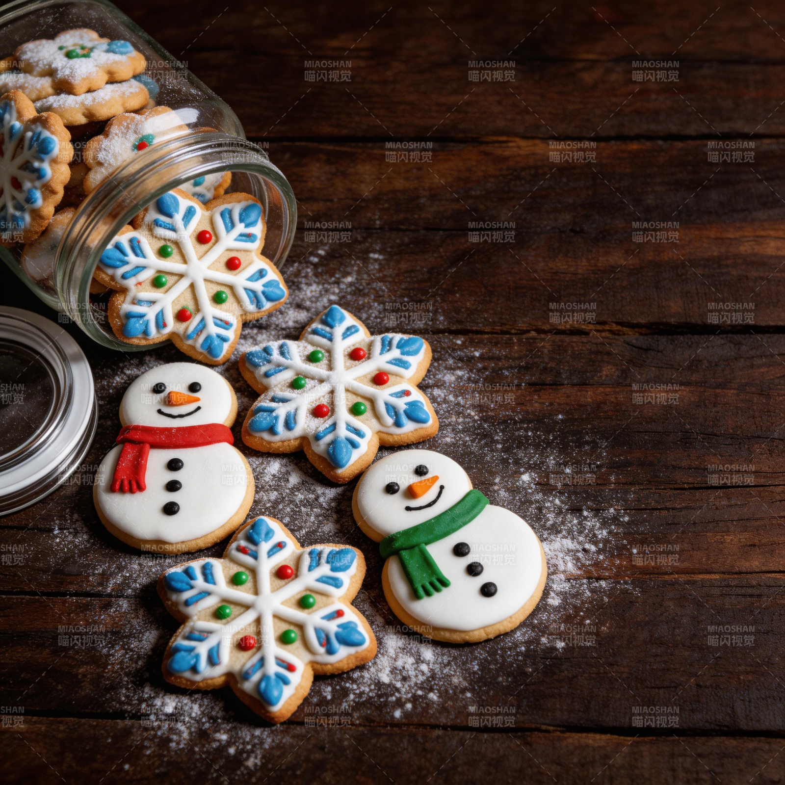 圣诞饼干散落木桌香图片