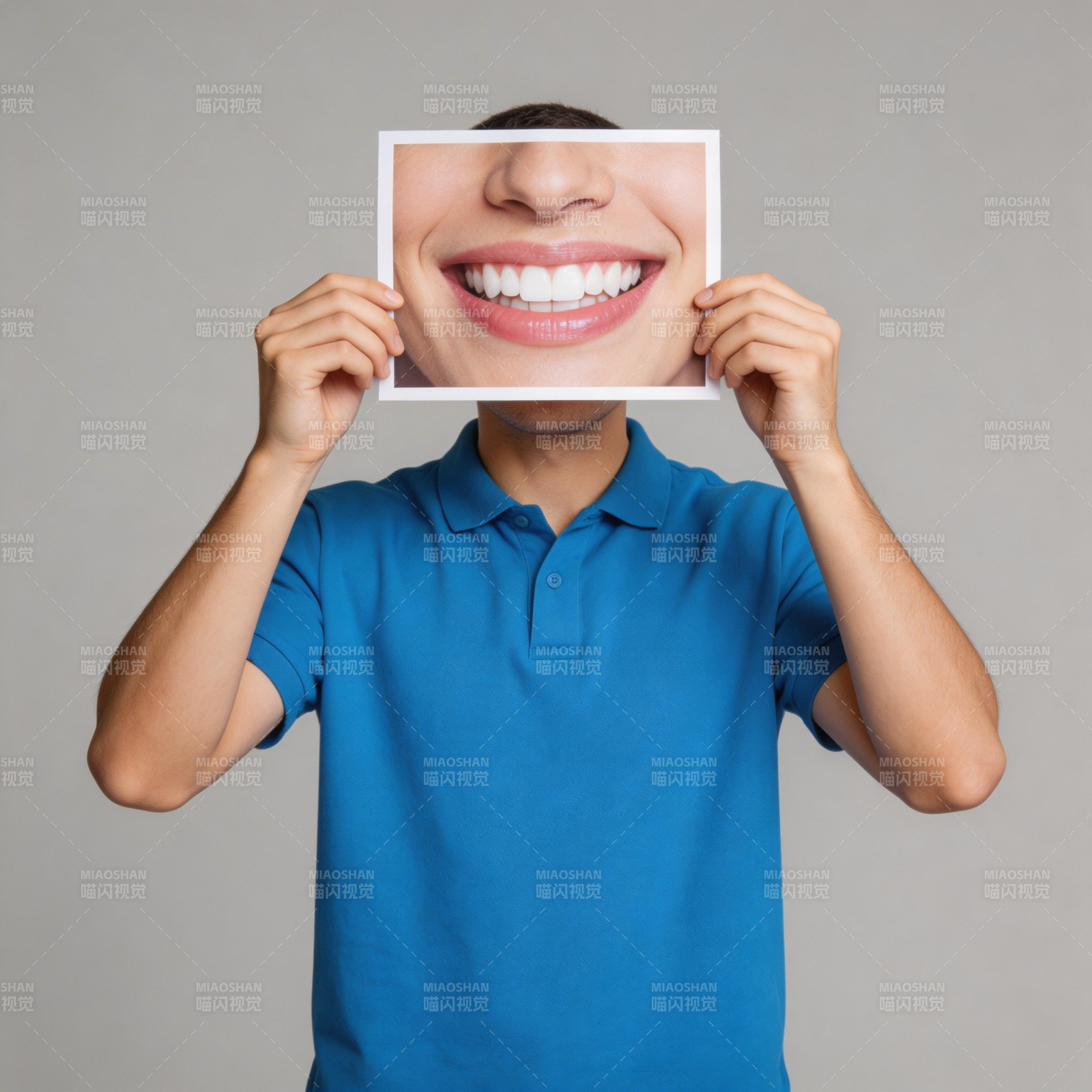 微笑遮面 快乐藏不住图片