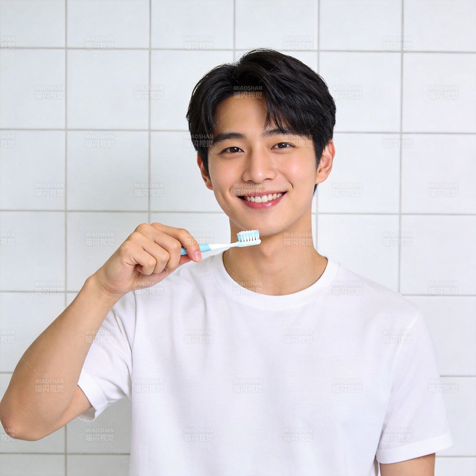 微笑刷牙 清新每一天图片