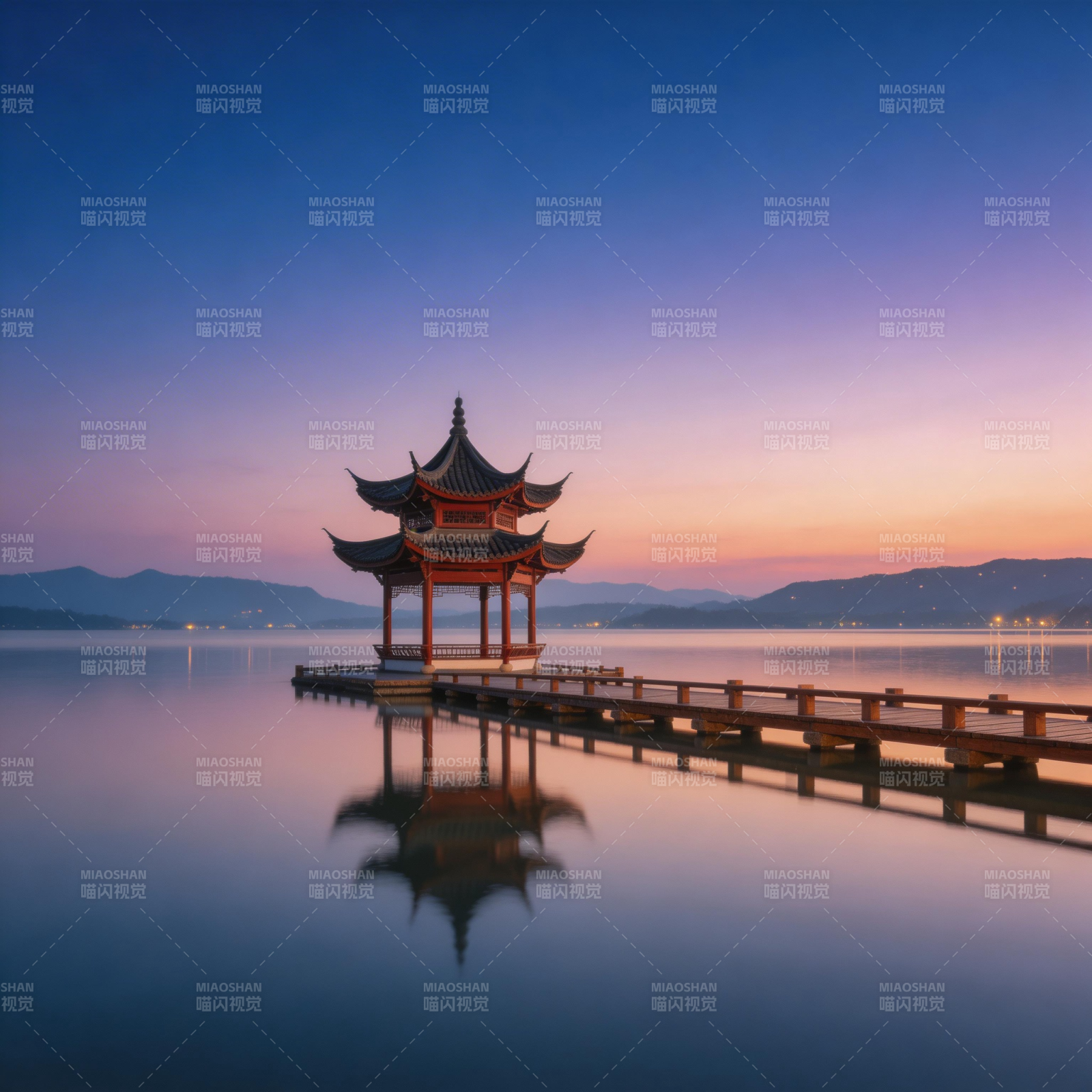 湖心亭映晚霞静如镜图片