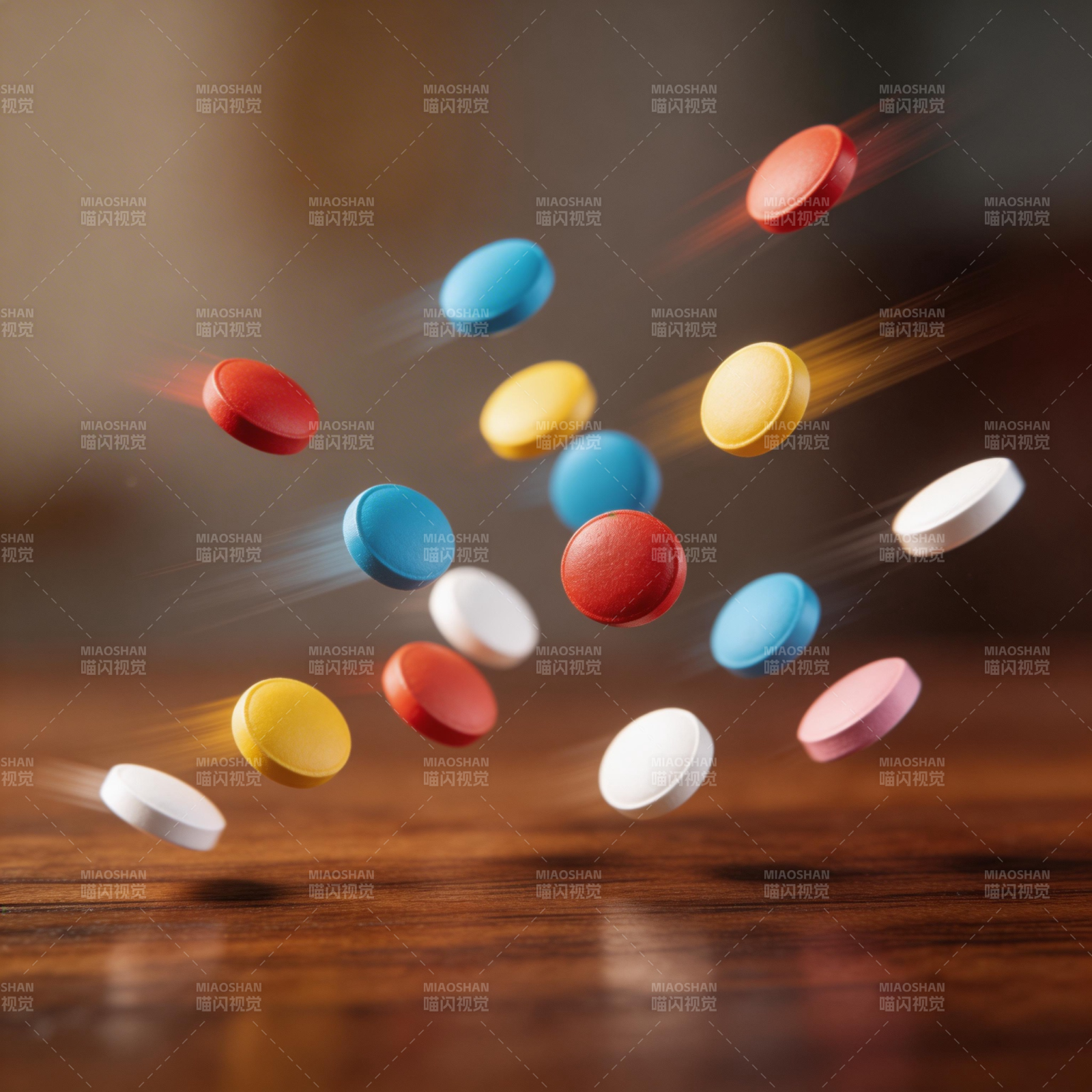 彩色药片空中飞舞瞬间图片