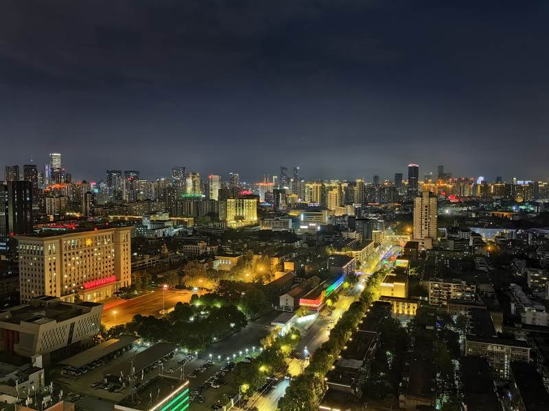 璀璨夜景 城市灯火辉煌图片