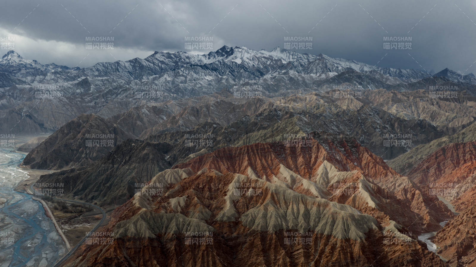 雪山彩丘 壮阔山河图图片