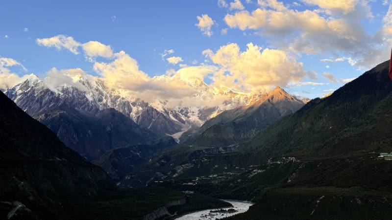 雅鲁藏布江大峡谷图片