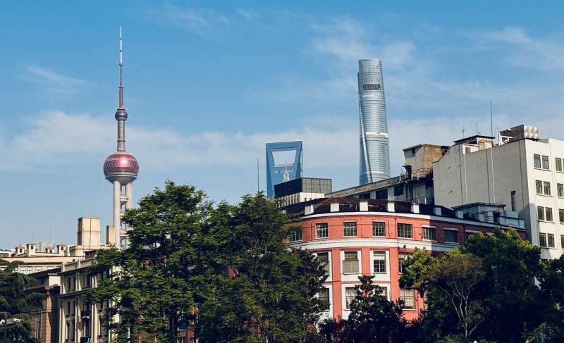 上海天际线 东方明珠与现代高楼图片