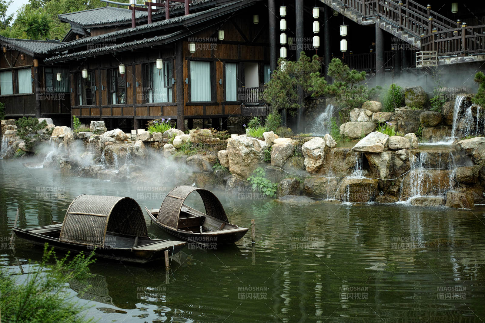 古韵水乡 雾绕画舫图片