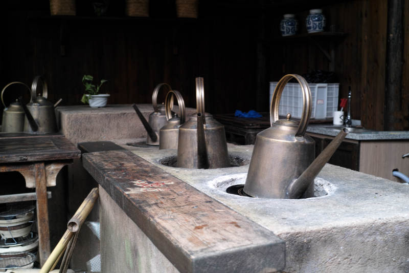 古灶铜壶煮茶香图片