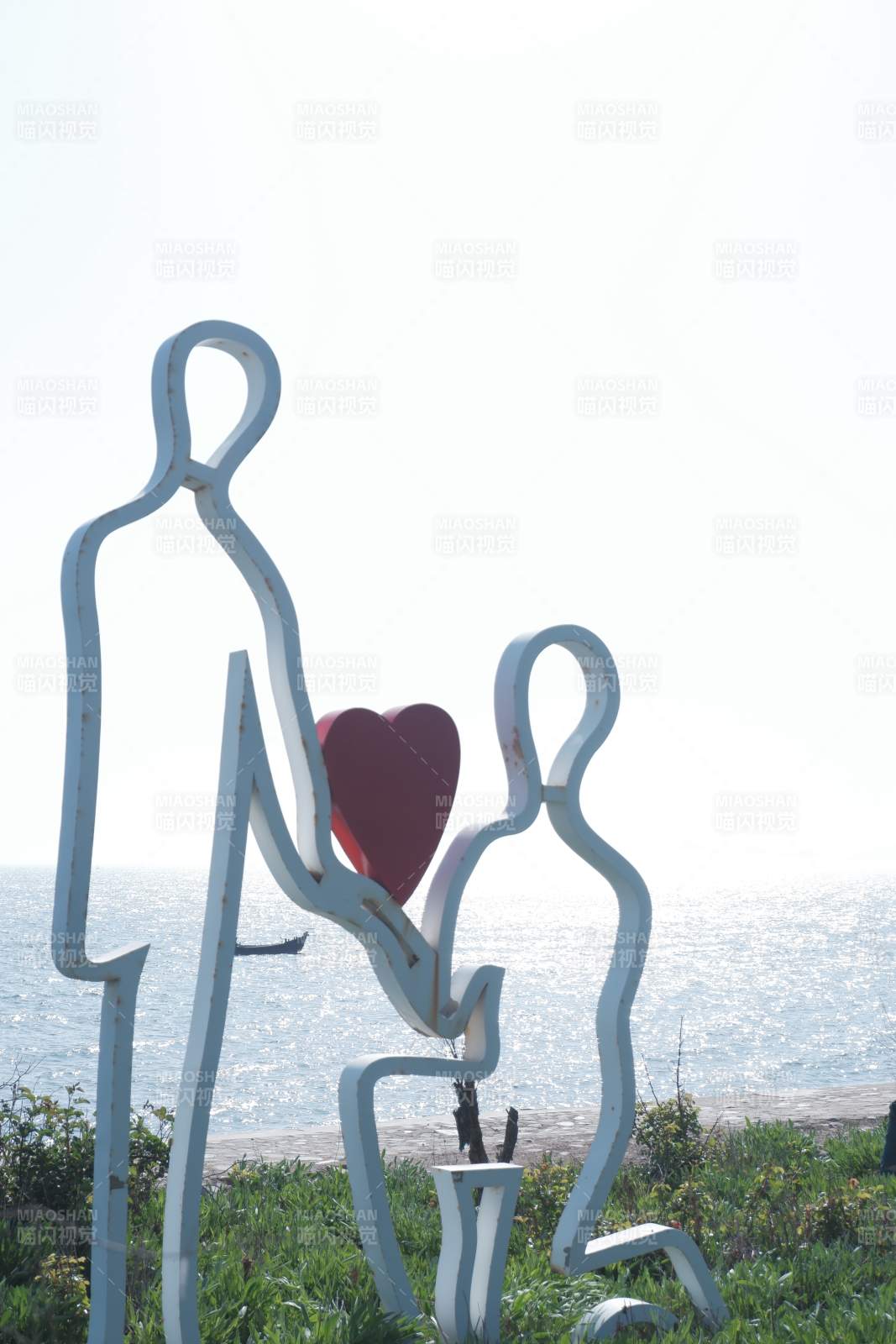 海边爱心雕塑 浪漫永恒图片