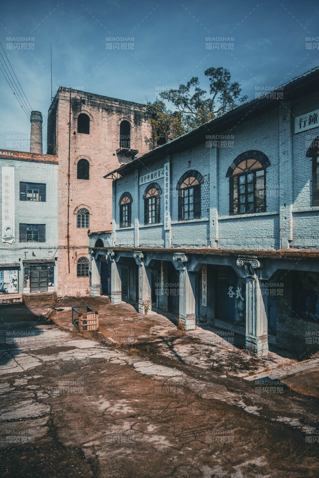 旧厂房遗址 岁月痕迹斑驳图片