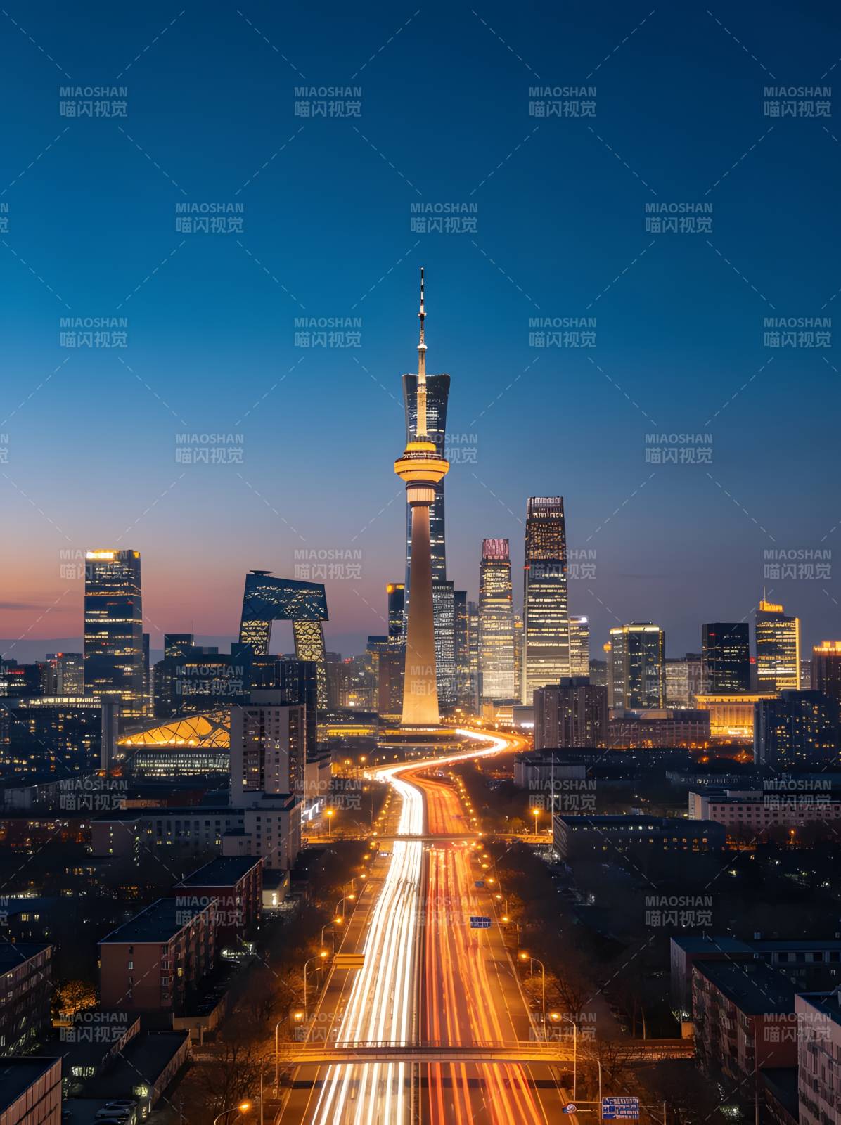 北京夜景 央视塔光轨流光图片