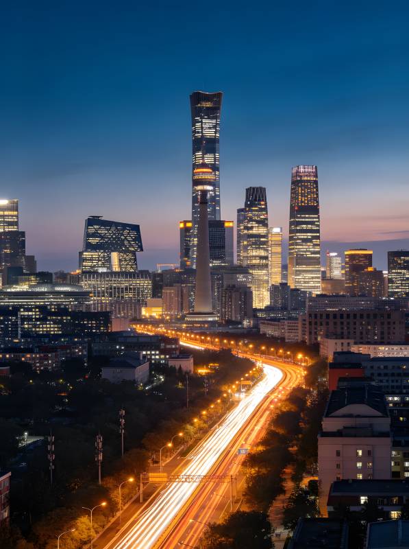 京城夜景 车流如织灯火辉煌图片