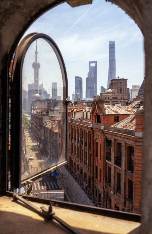 窗瞰上海 老楼与摩天楼同框图片