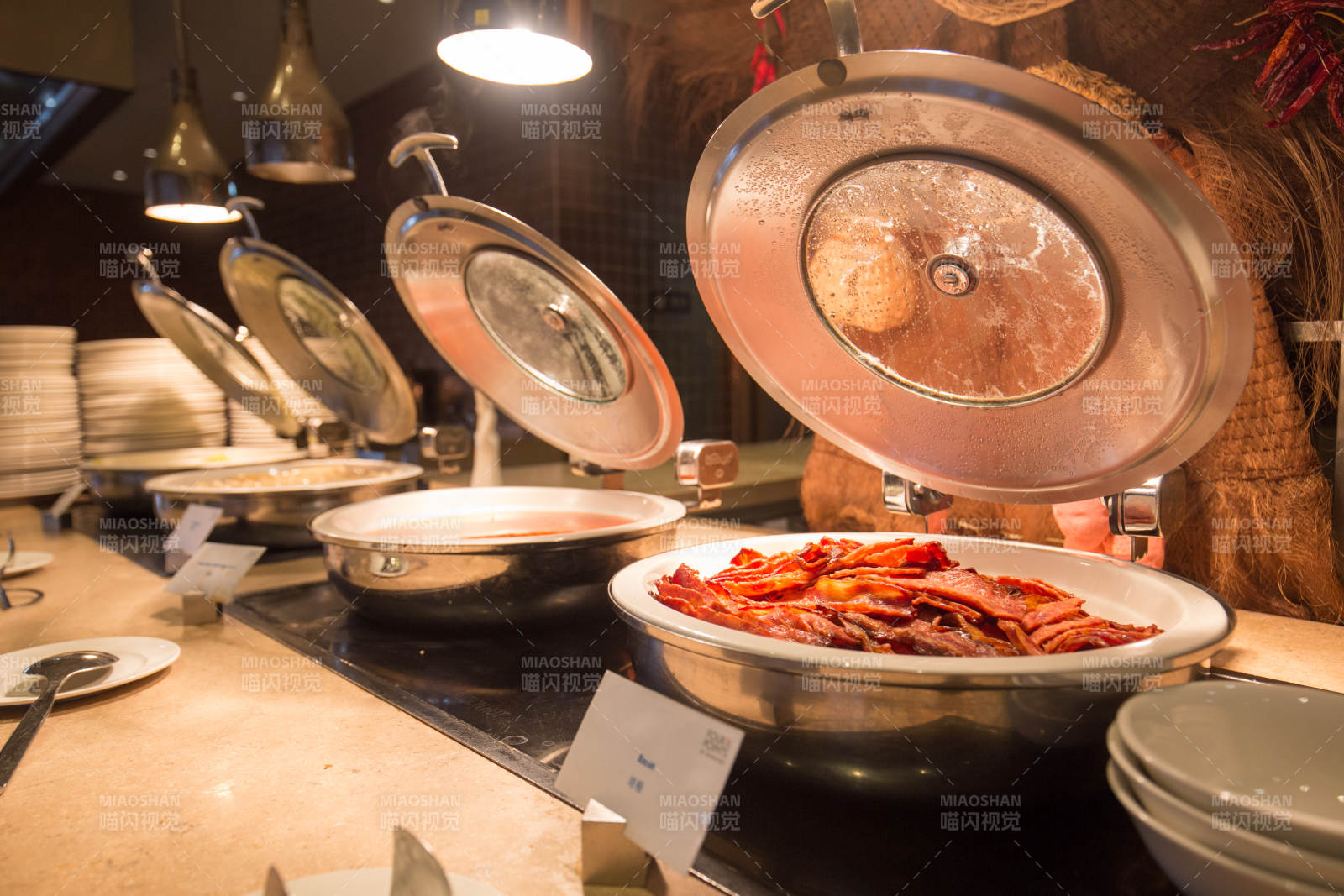 自助餐热菜区 美食琳琅满目图片
