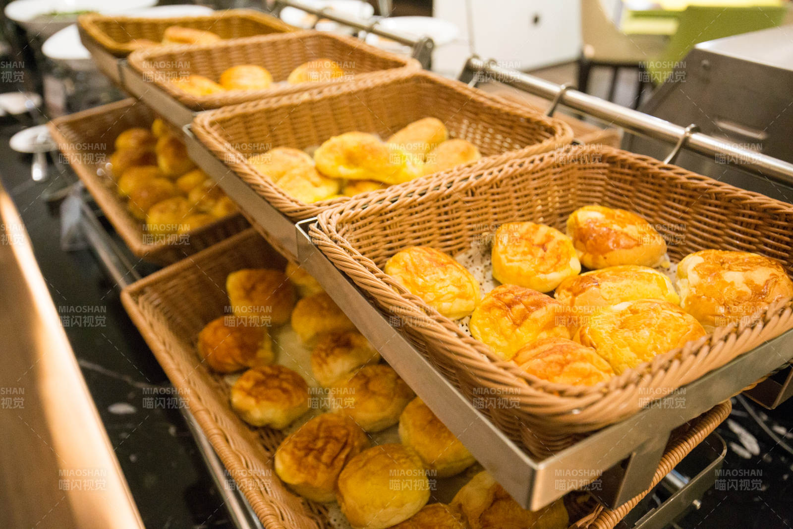 金黄酥饼 篮中飘香图片
