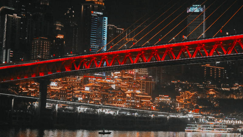 红桥夜耀山城灯火图片