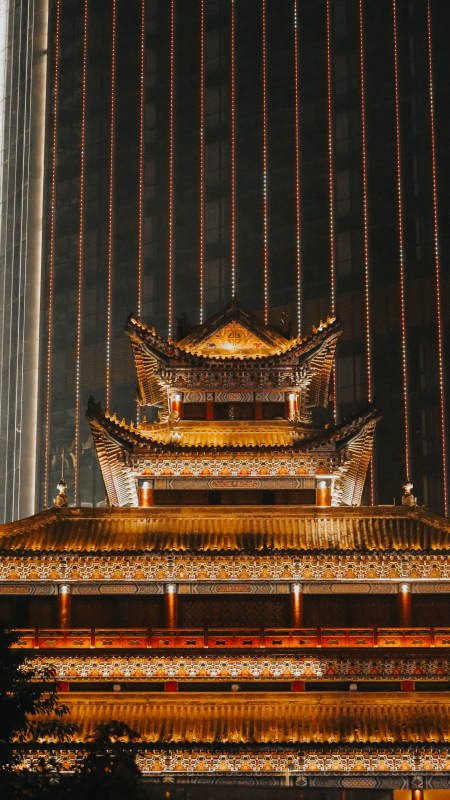 古塔夜辉 灯火映古今图片