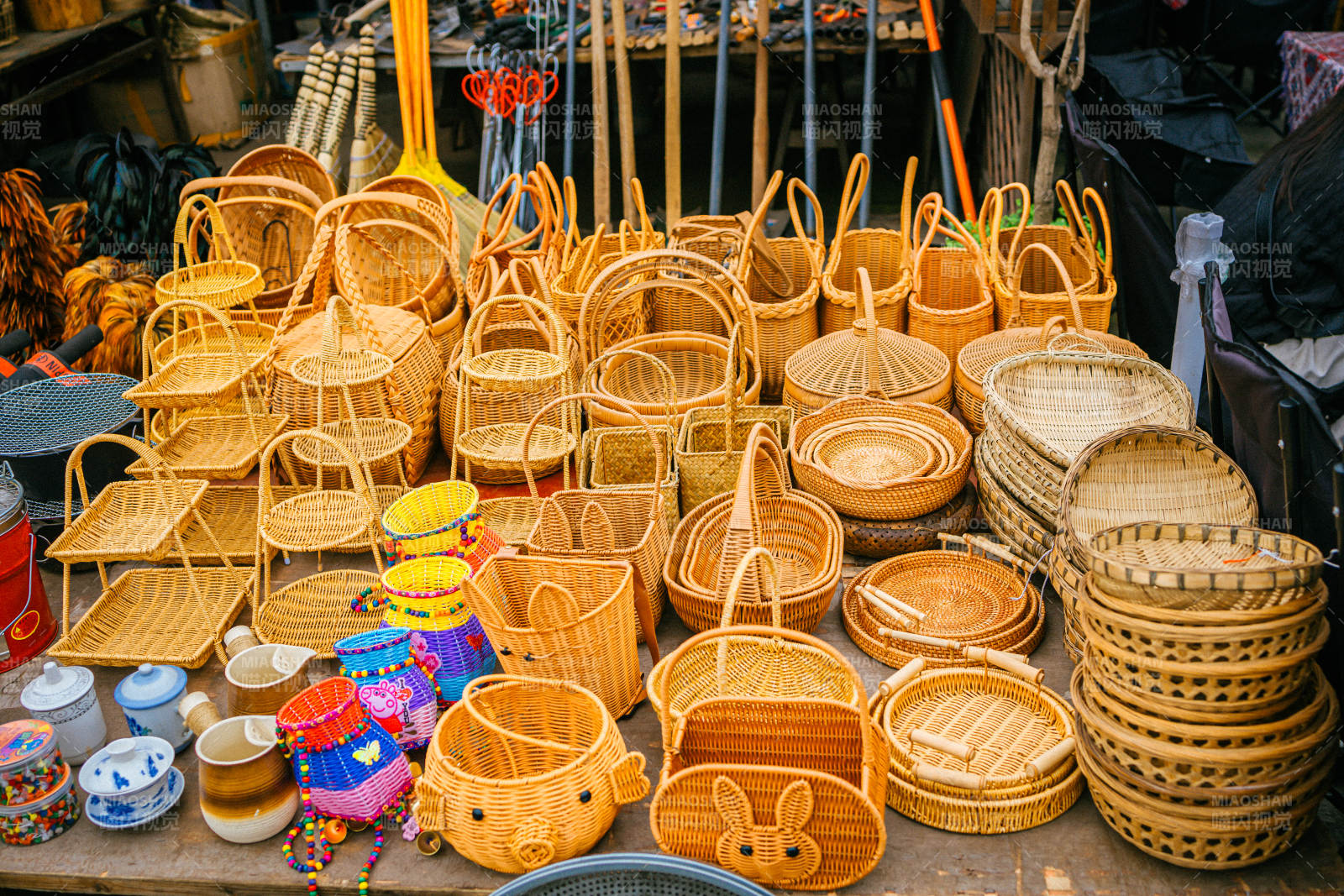 竹篮集市 琳琅满目图片