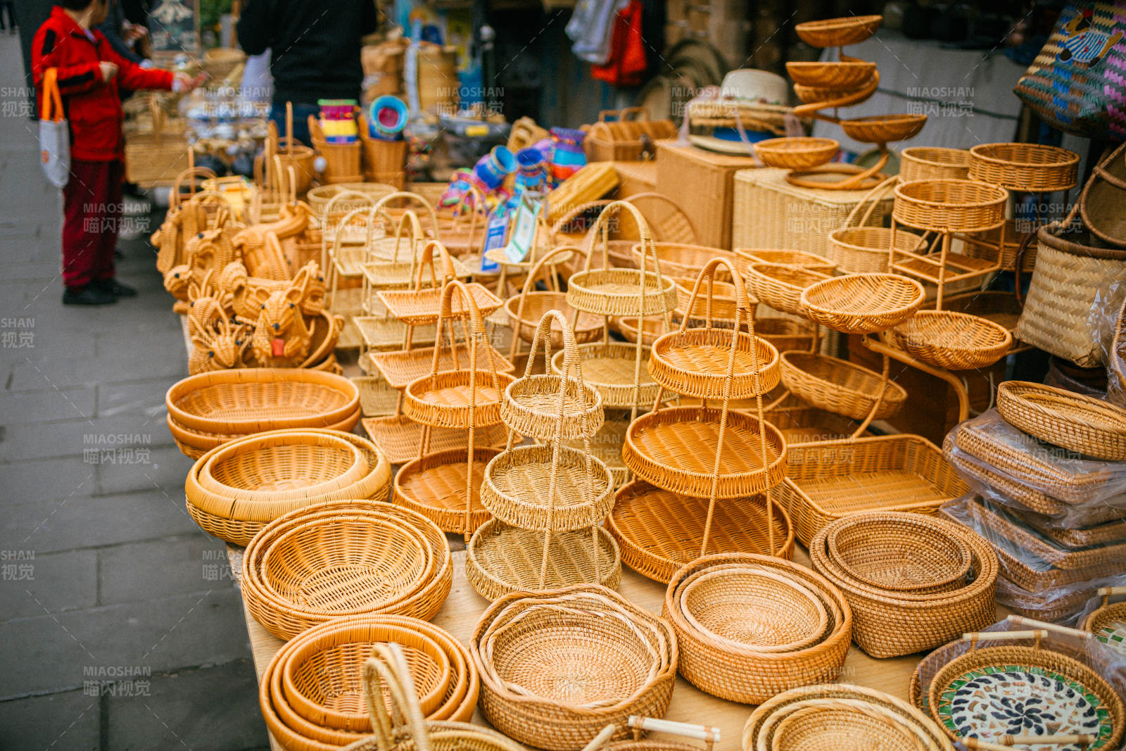 竹编篮子市集热销中图片