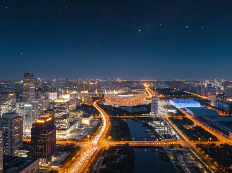 星空下的城市夜景图片