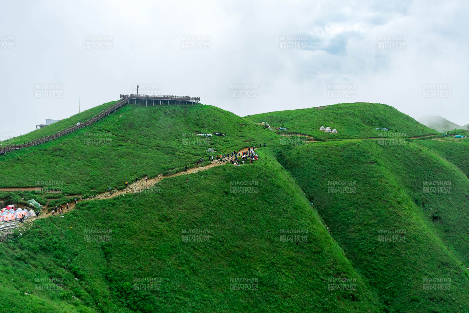 武功山绿野仙踪 山巅栈道行图片