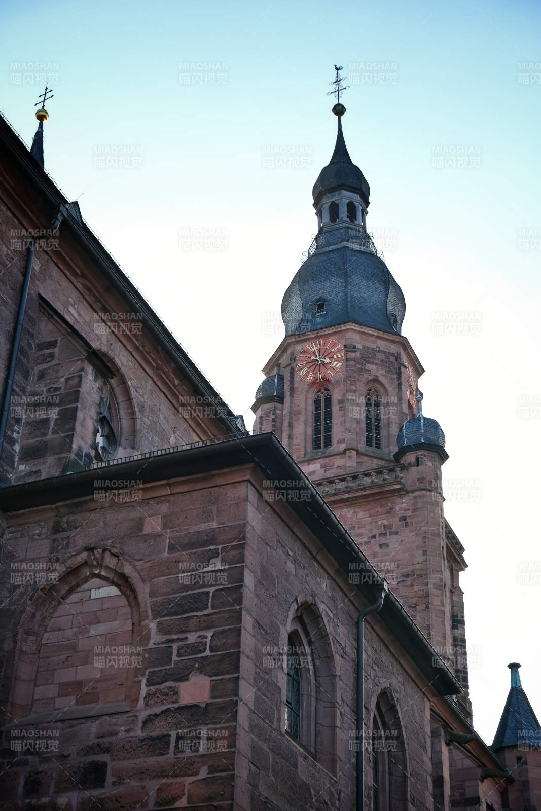古教堂钟楼图片