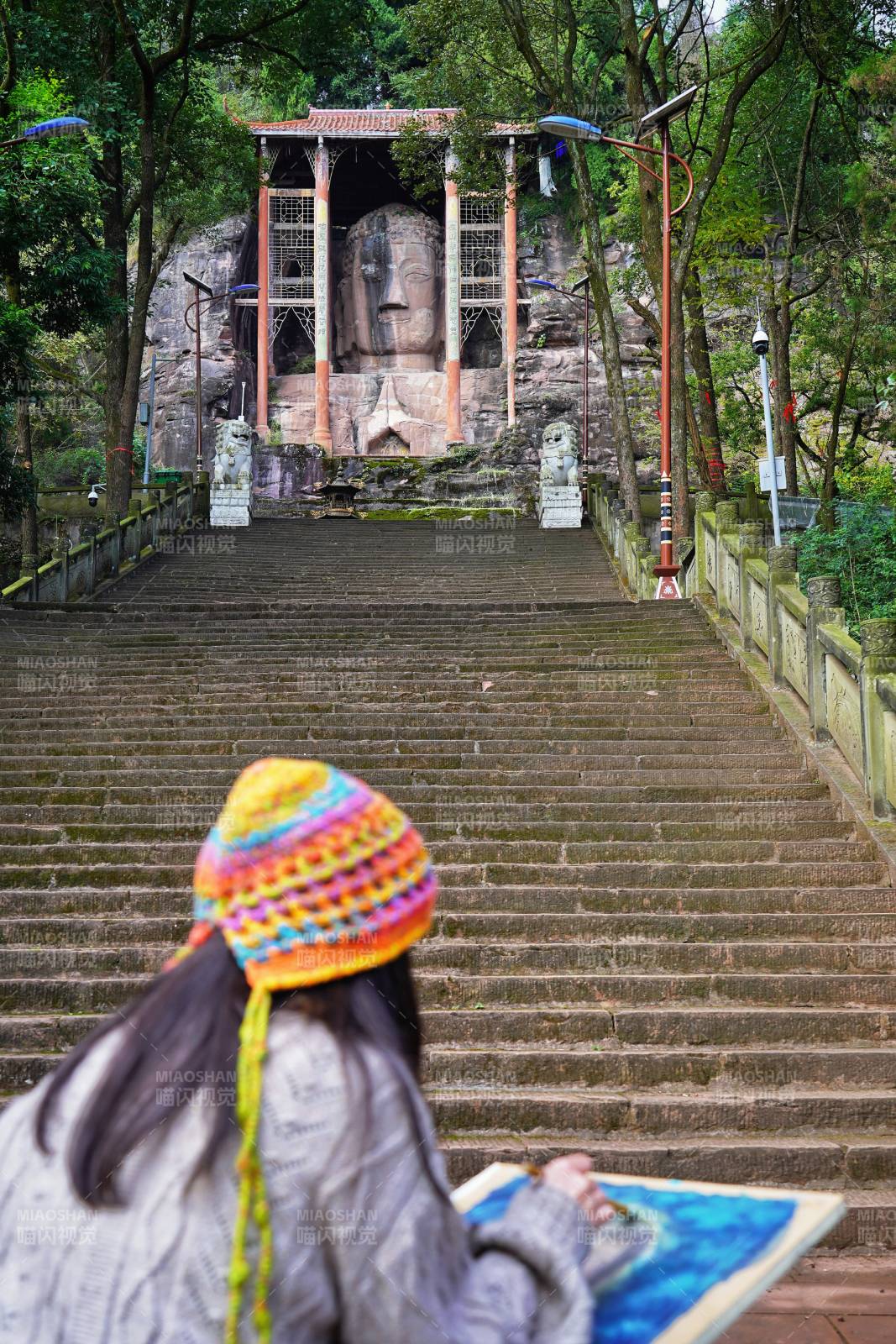 彩帽少女素描图片