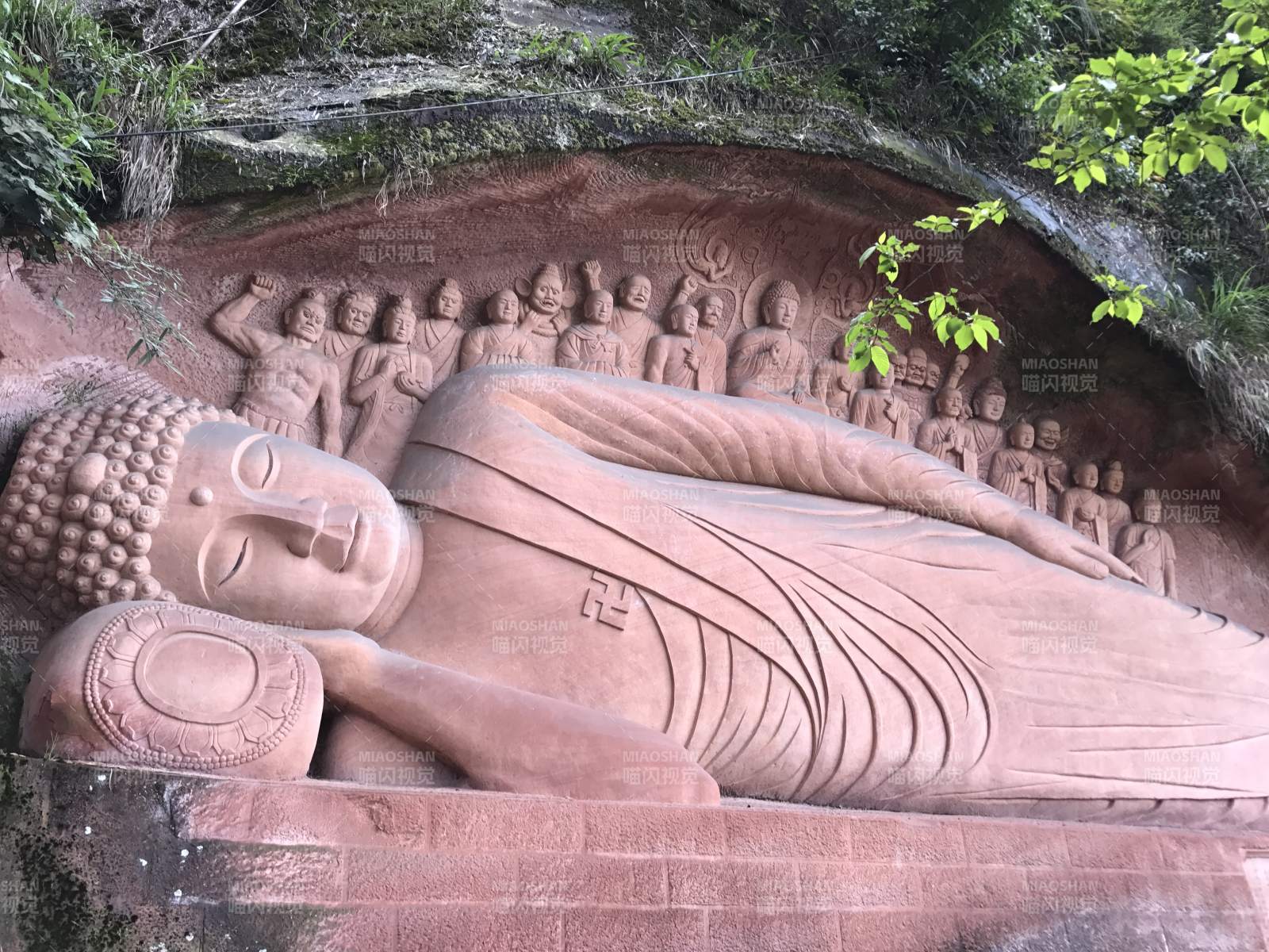 宜宾卧佛岩刻图片