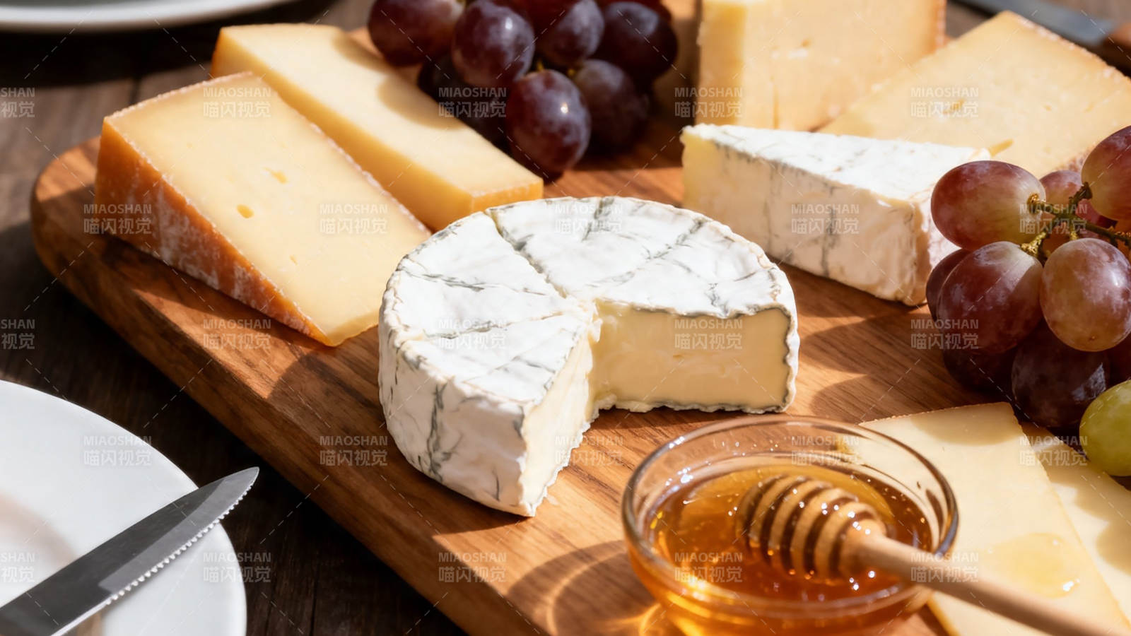 奶酪葡萄蜂蜜拼盘图片