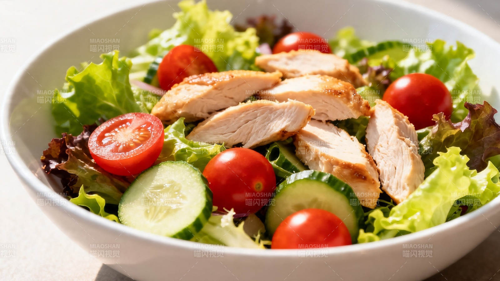 鸡胸蔬菜沙拉碗图片