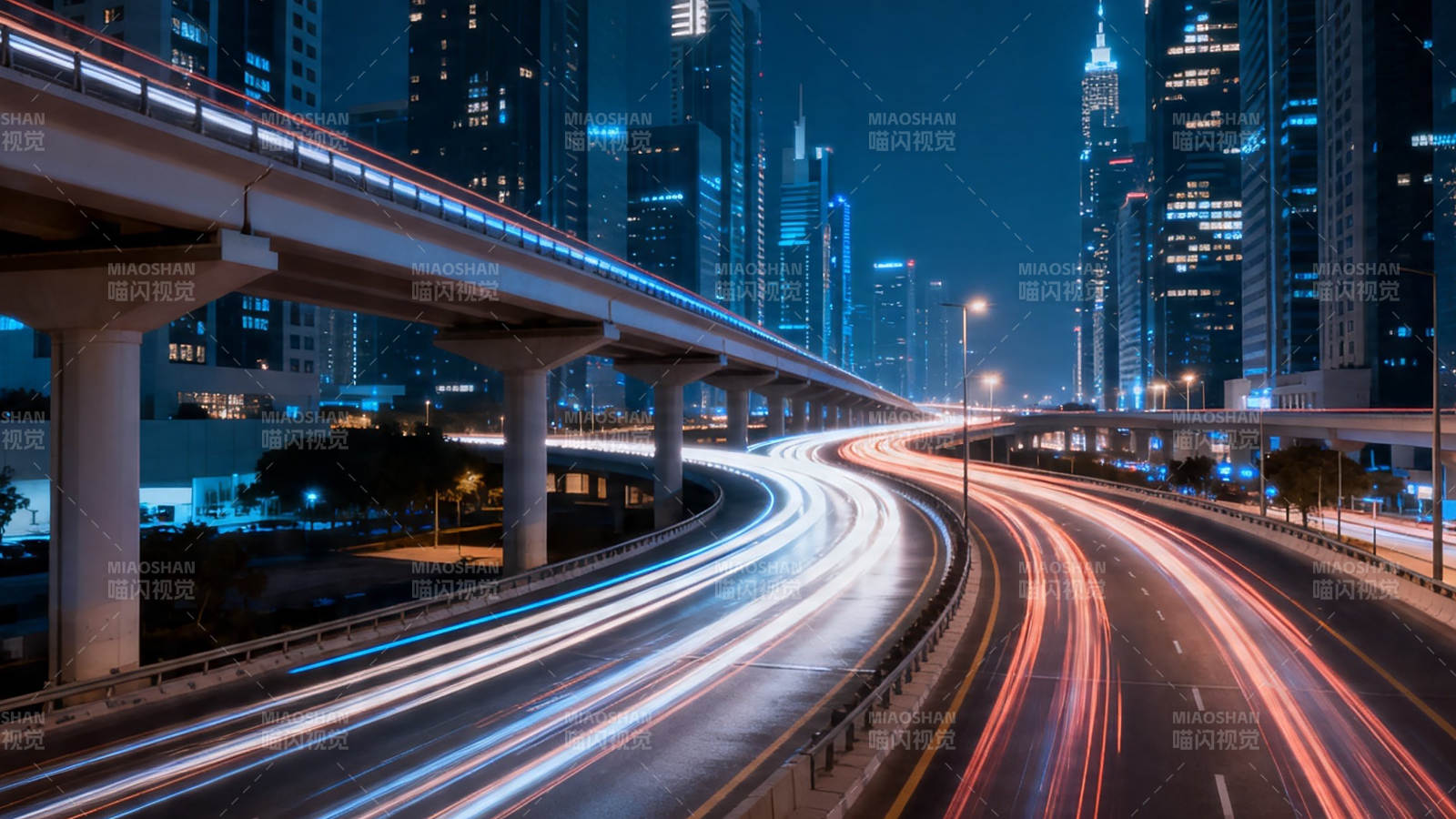 夜城流光 桥影穿梭图片