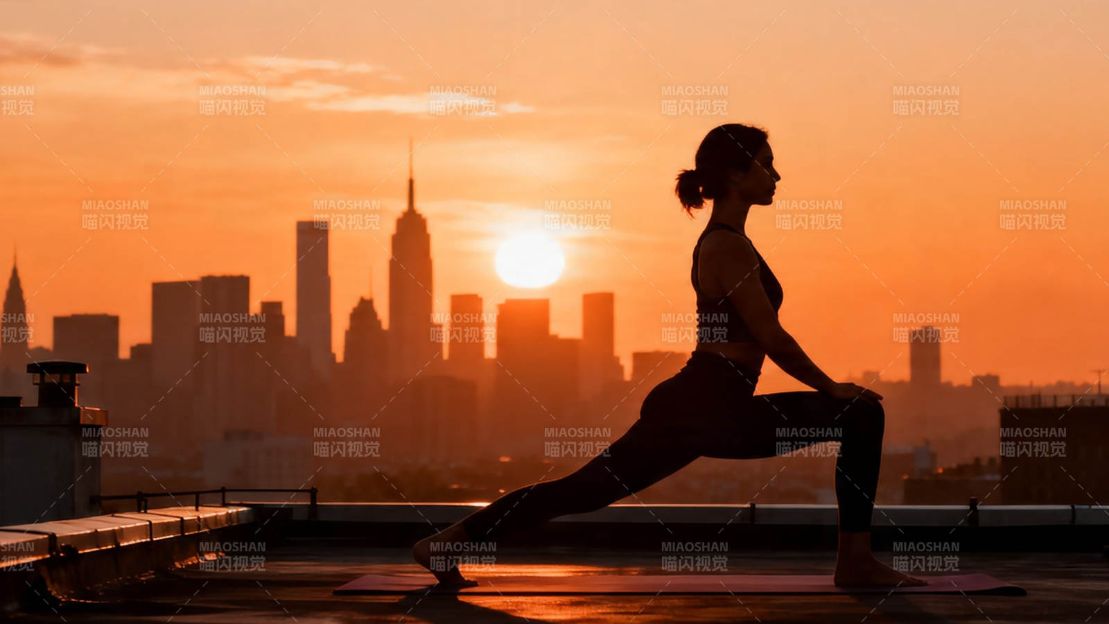 夕阳瑜伽 城市剪影美图片
