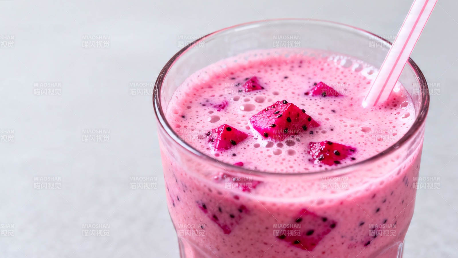 火龙果奶昔 粉嫩诱人图片