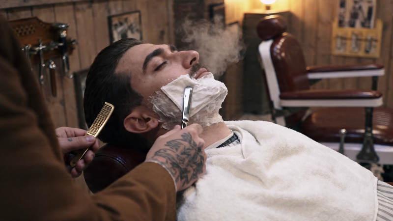 复古理发店剃须服务图片