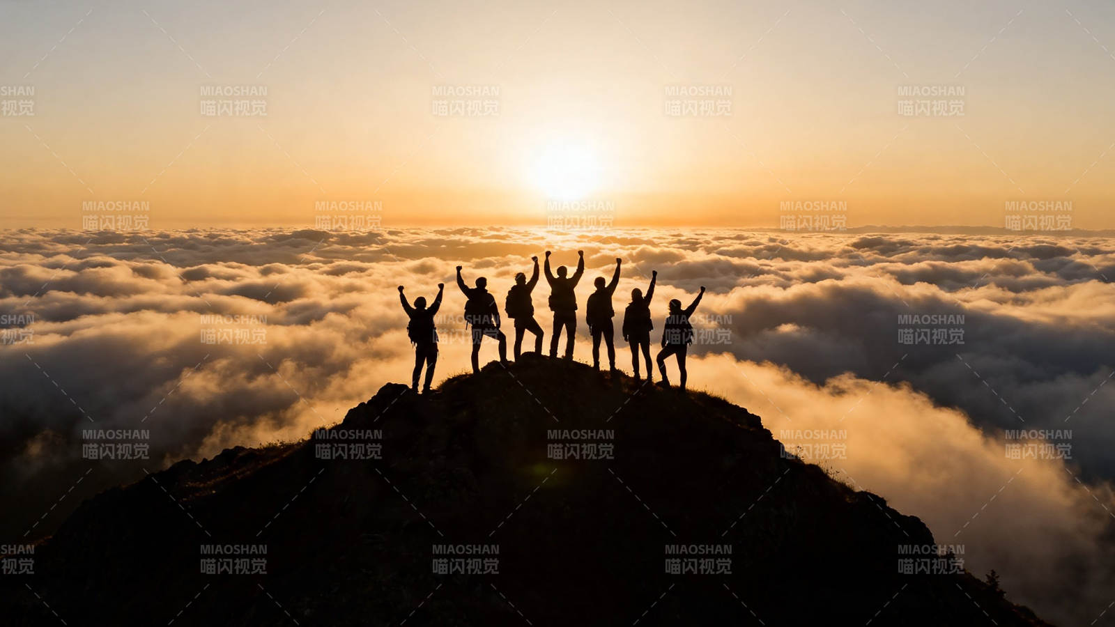 云海之巅 欢呼迎朝阳图片
