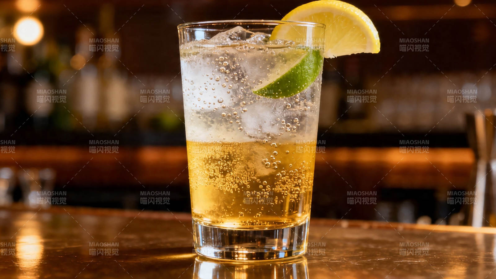 冰爽柠檬气泡酒 吧台特调图片