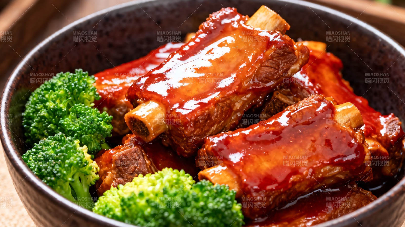 酱香排骨配西兰花图片
