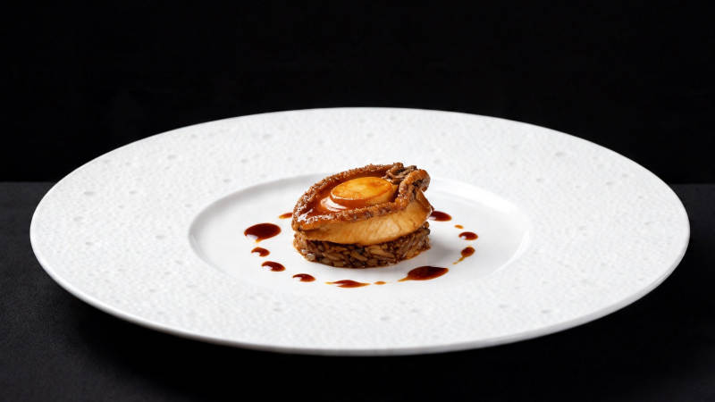 鲍鱼配酱汁 精致摆盘图片