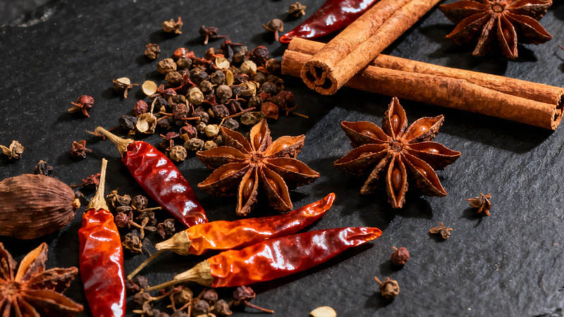 香料盛宴 八角辣椒桂皮图片