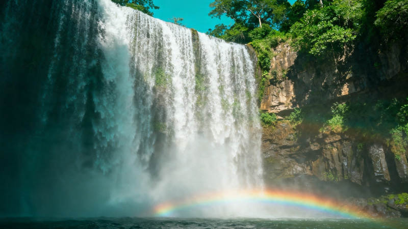 瀑布飞虹 自然奇观图片