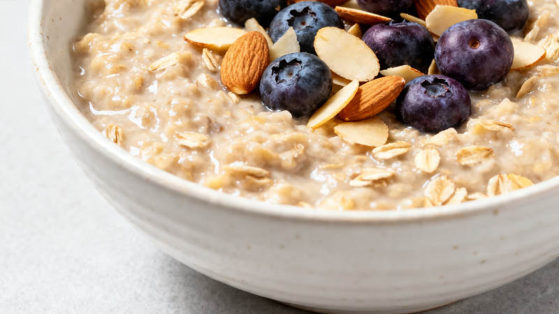 蓝莓杏仁燕麦粥图片