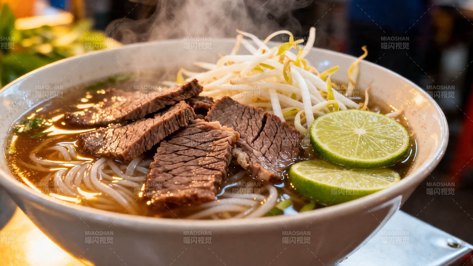 牛肉河粉配青柠豆芽图片