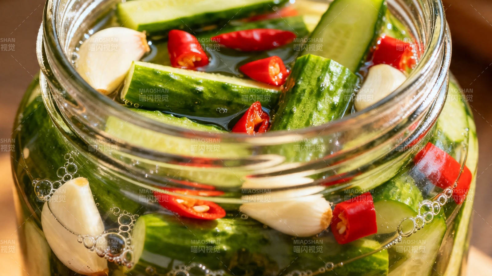酸辣黄瓜泡菜罐图片