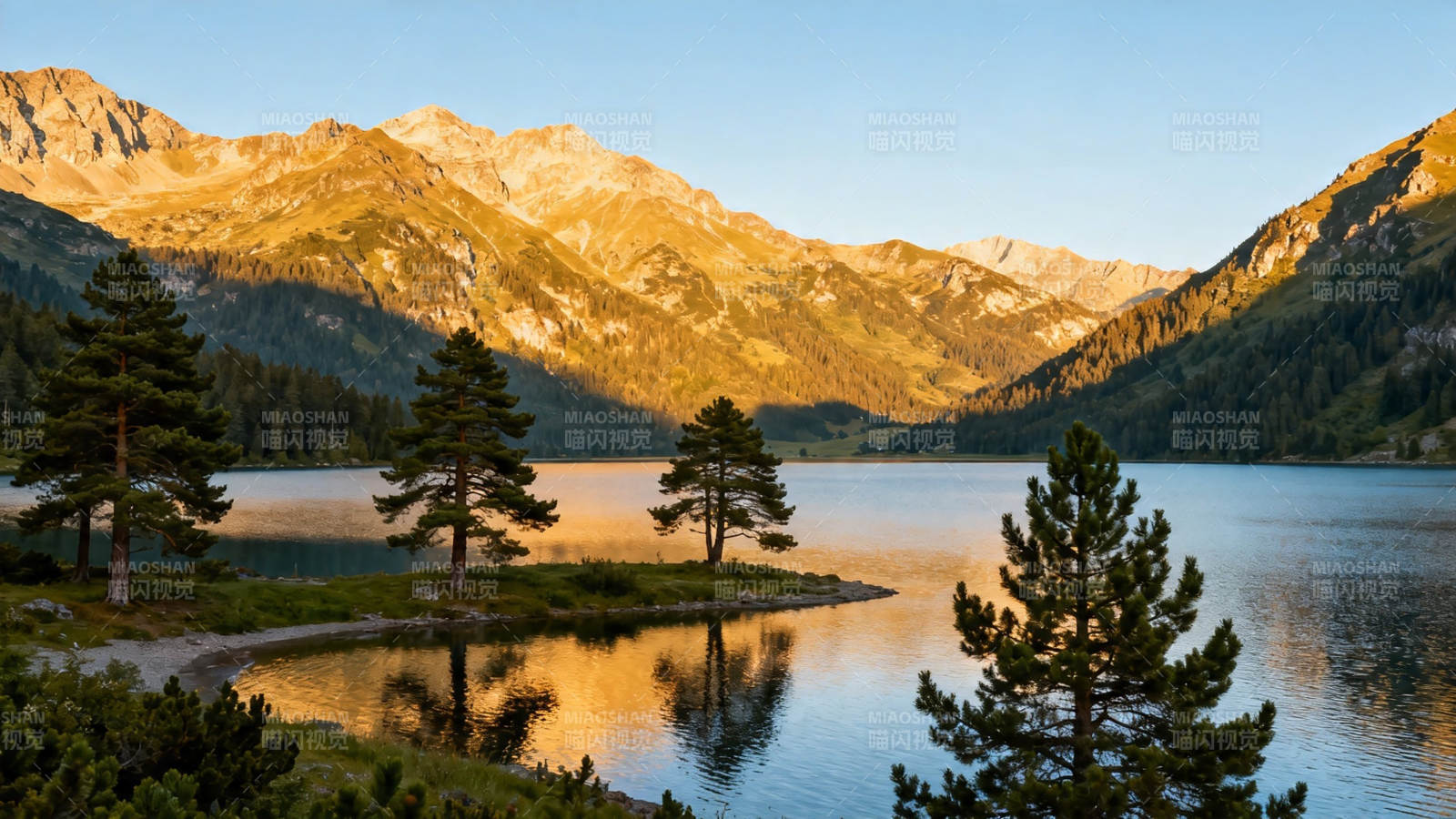 山湖夕照 松影映水静如画图片