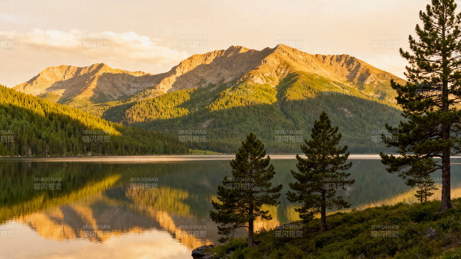 湖光山色映夕阳图片