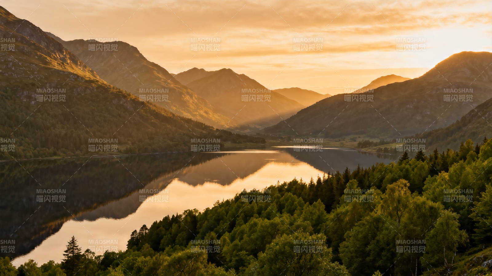 湖光山色映夕阳图片