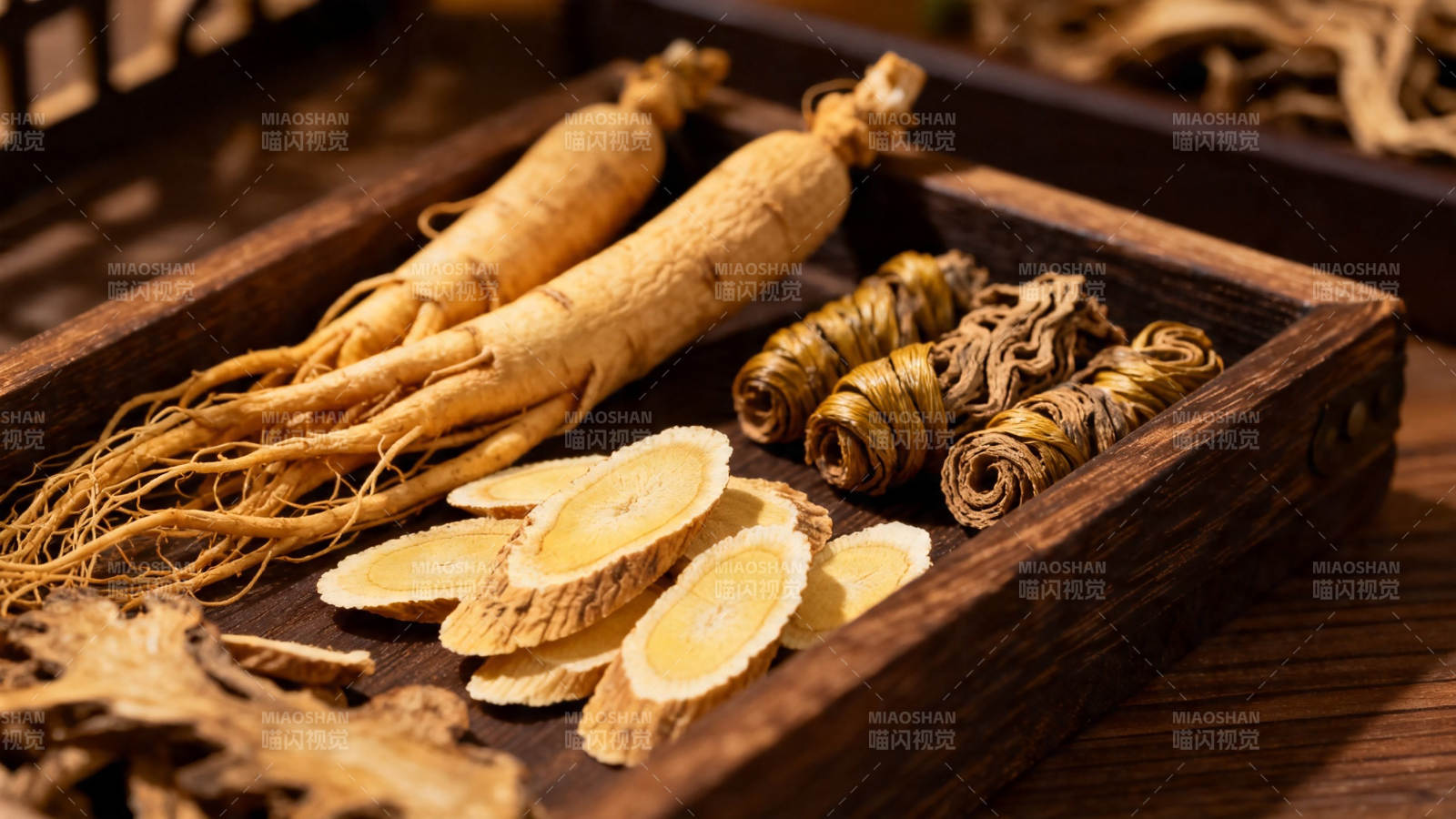 人参药材托盘展示图片