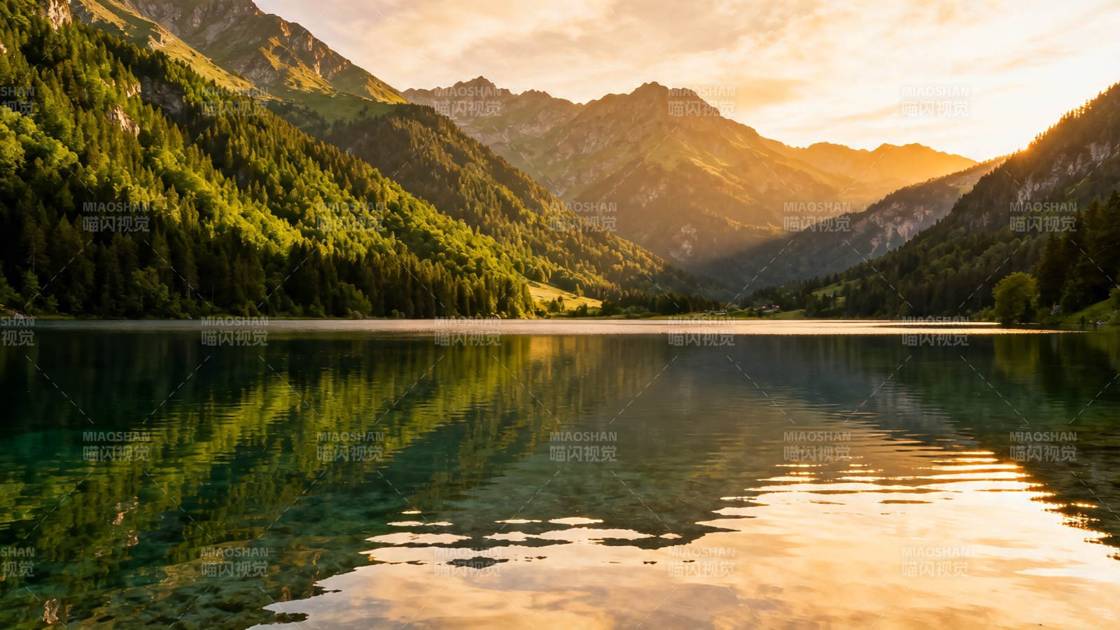 山湖夕照 静美如画图片