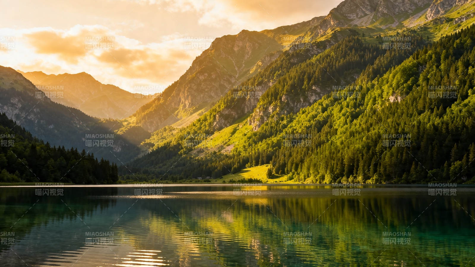 山湖夕照 静美如画图片