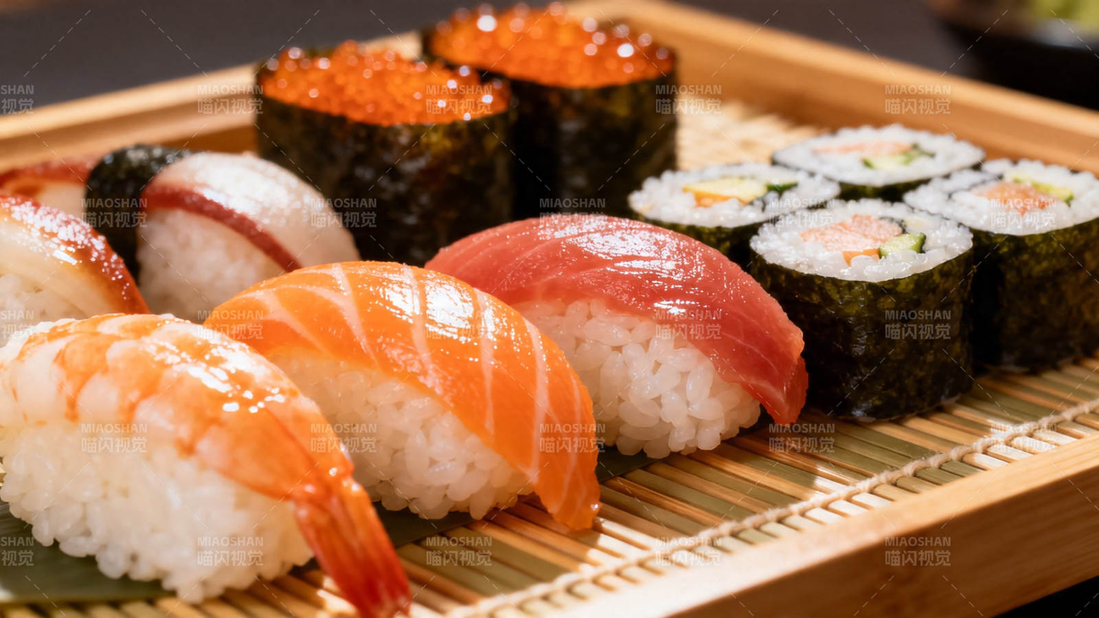 日式寿司拼盘 鲜美诱人图片