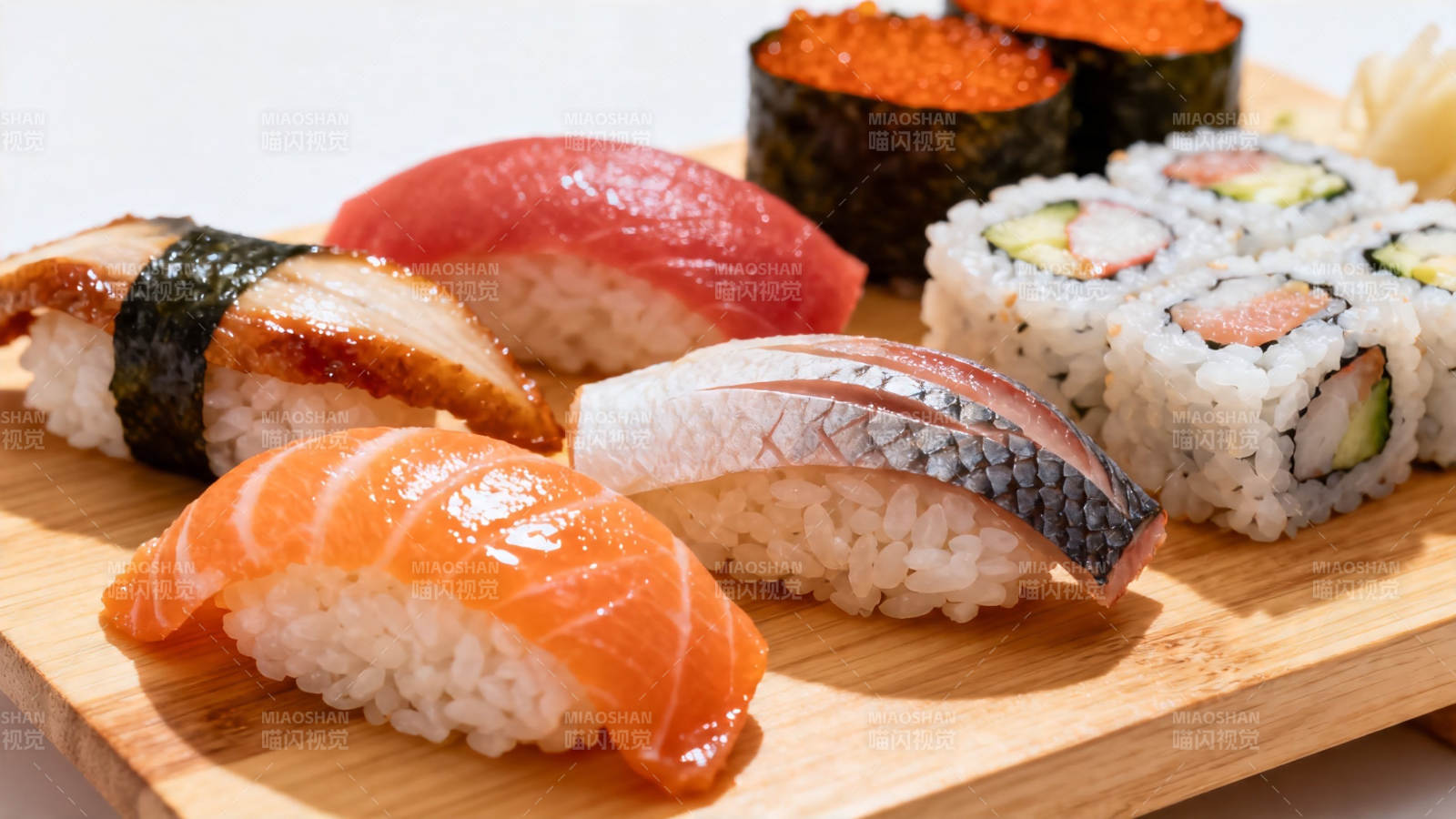 日式寿司拼盘特写图片